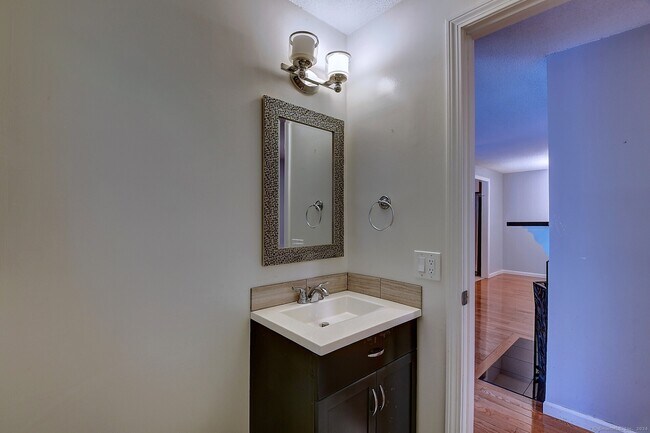 Building Photo - 28 Dutton Pl Way