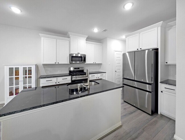 Building Photo - Inviting 3 Bed / 2.5 Bath Townhome with Flex Space & Easy I-10 Access in Katy