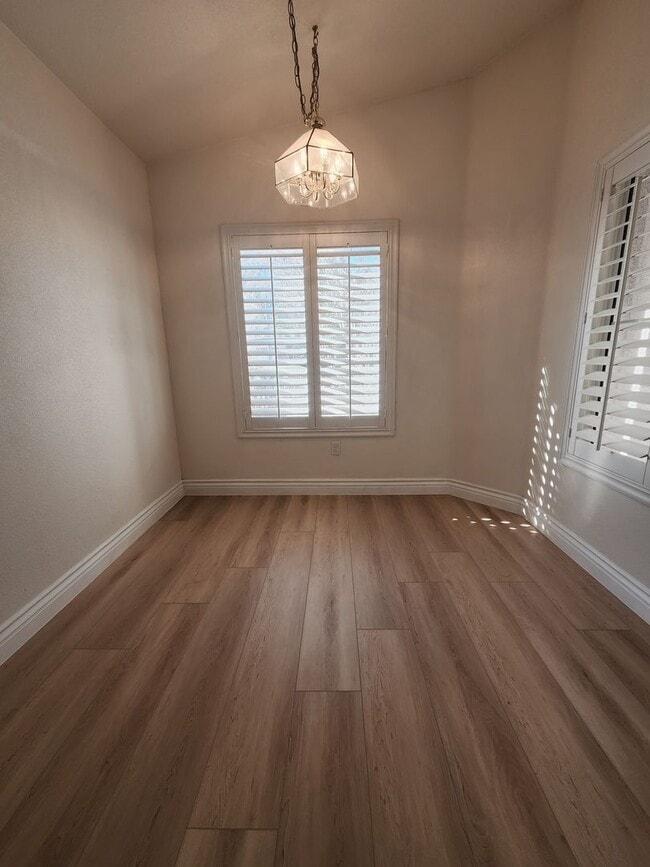 Building Photo - Single-Story 2-Bed | 55+ Community | Henderson