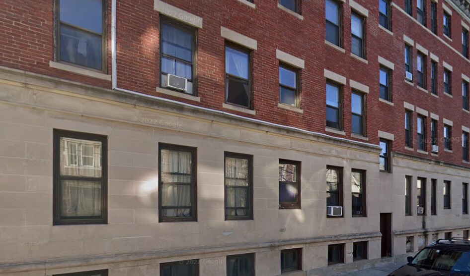 Primary Photo - 100 Linden St