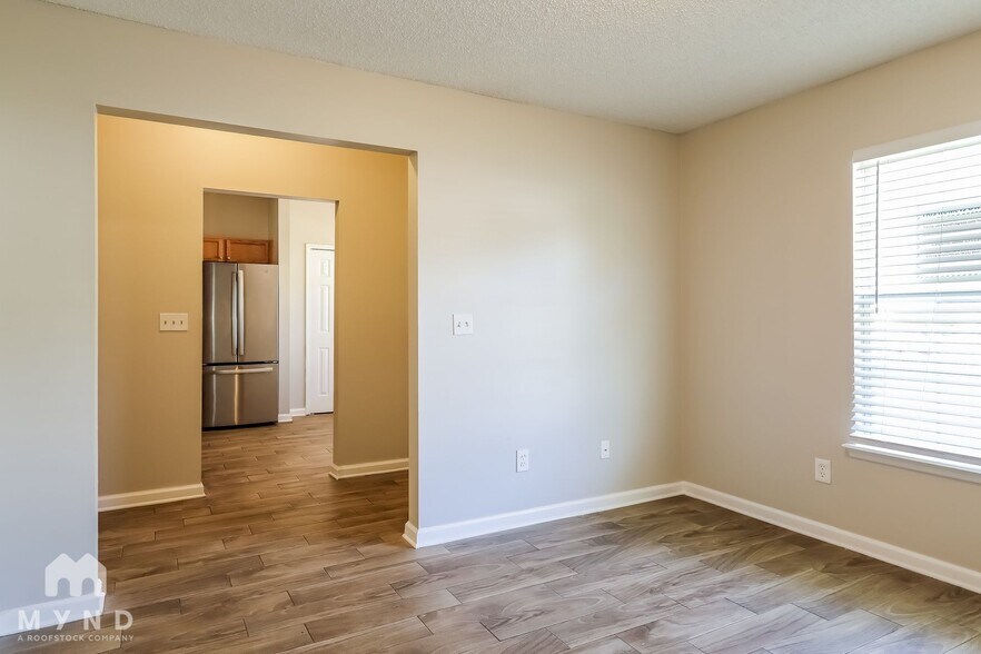 Building Photo - 7637 Invermere Blvd N