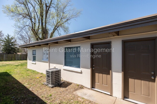 Building Photo - 1341 W Dora St