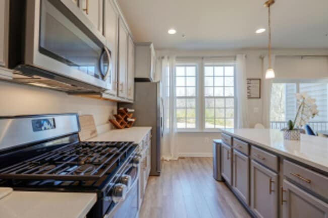 Building Photo - UPSCALE 3 BEDROOM 3.5 BATH HOME IS AVAILABLE NOW IN UPPER MARLBORO!