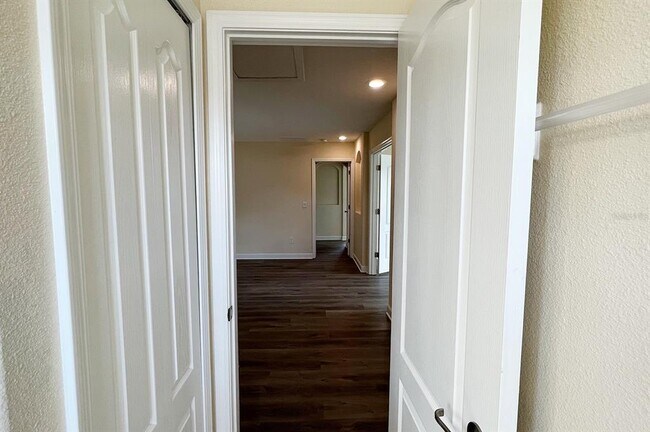 Building Photo - 1604 Thetford Cir