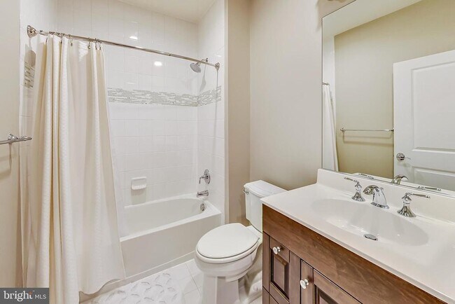 Building Photo - 10821 Symphony Park Dr