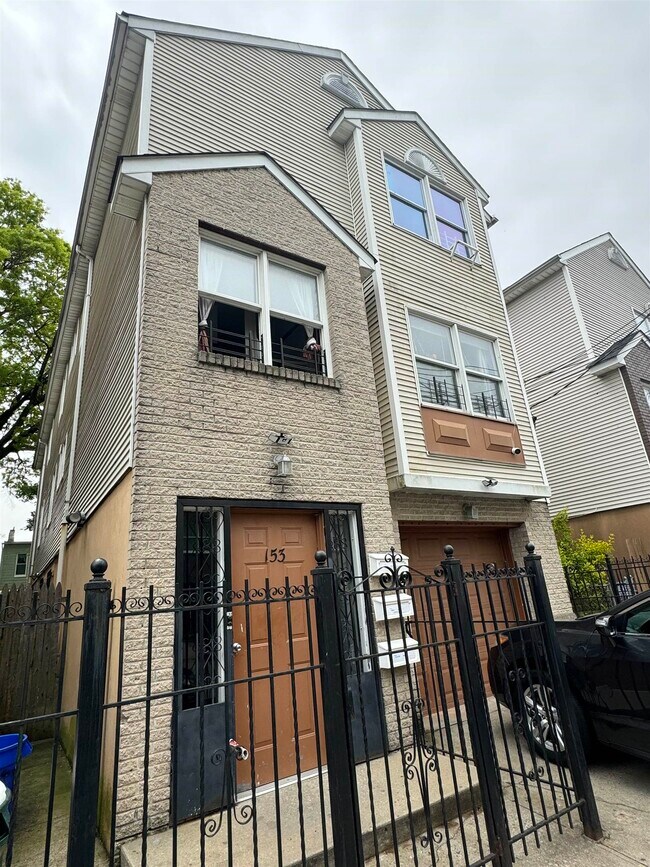 Building Photo - 153 Wilkinson Ave