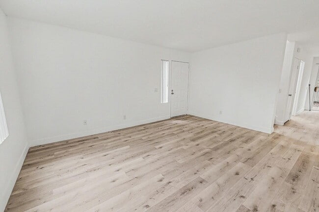 Building Photo - 1447 Manzana Way