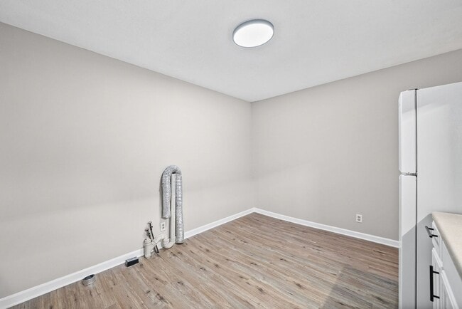 Building Photo - 111 Tandy Dr