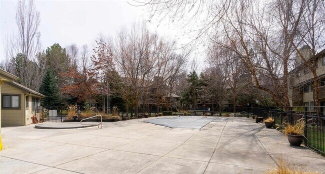 Building Photo - 3769 S Gekeler Ln