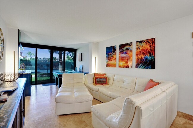 Building Photo - 755 Dotterel Rd