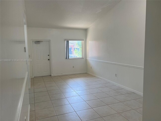 Building Photo - 980 NE 33rd Terrace