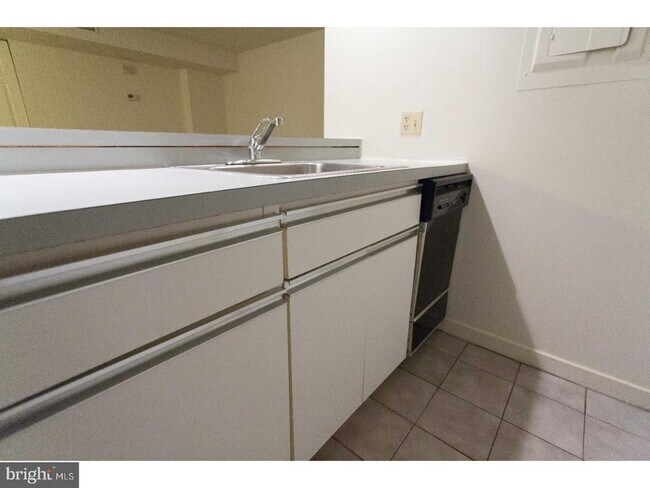 Building Photo - 130 Arch St