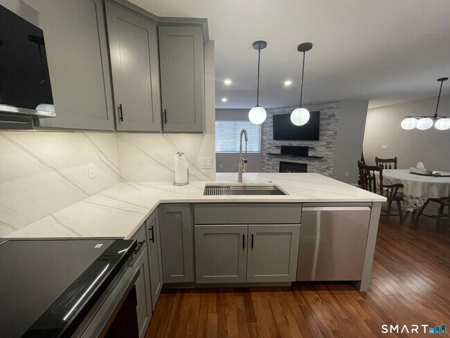 Building Photo - 31 Willow Springs