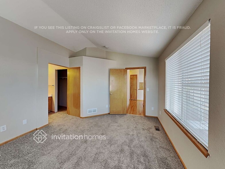 Building Photo - 8736 Greengrass Way