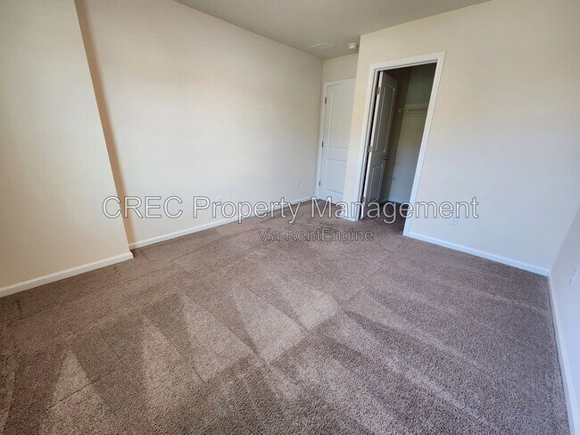 Building Photo - 260 Hyrne Dr