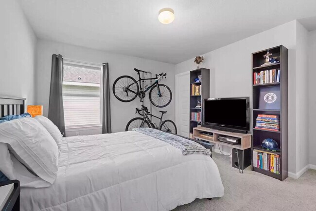 Building Photo - 82 American Ct