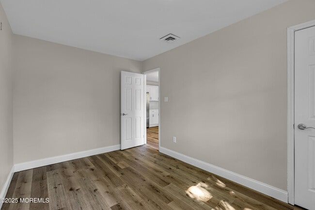 Building Photo - 218 Falcon Dr