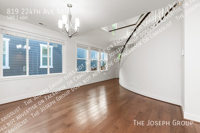 Building Photo - 819 224th Ave NE