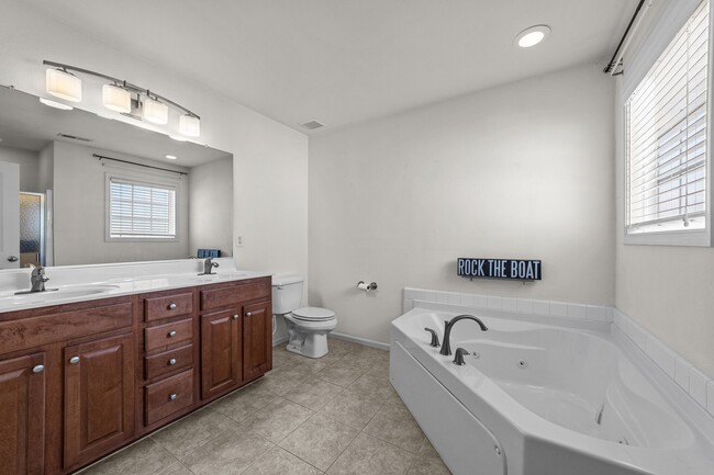 Building Photo - 4761 Beach Bay Ct