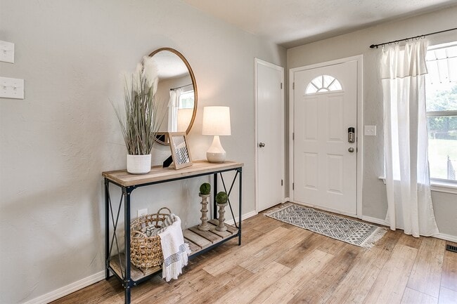 Building Photo - 1809 Ketch Dr