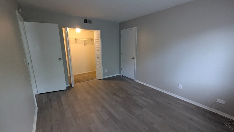 Building Photo - 2553 Brush Ct