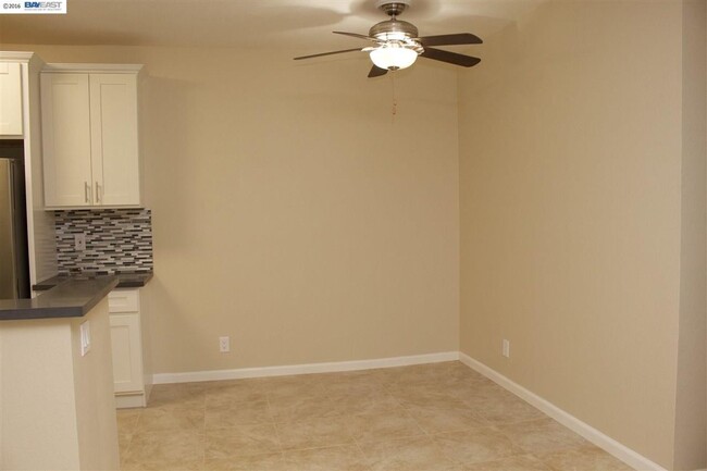 Building Photo - $2990 / 2 BR GORGEOUS REMODELED MEADOWBROO...