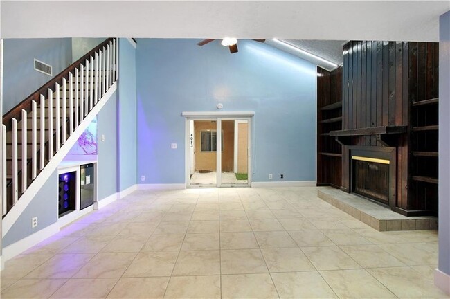 Building Photo - 4087 Coral Springs Dr