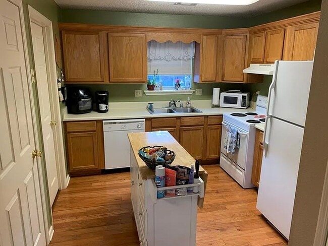 Building Photo - Charming 2 Bed / 2 Bath Home in the Heart of Downtown Searcy