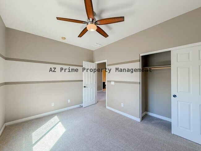 Building Photo - 7707 S 23rd Ln