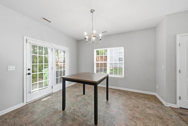 Building Photo - 3527 Londonville Ln
