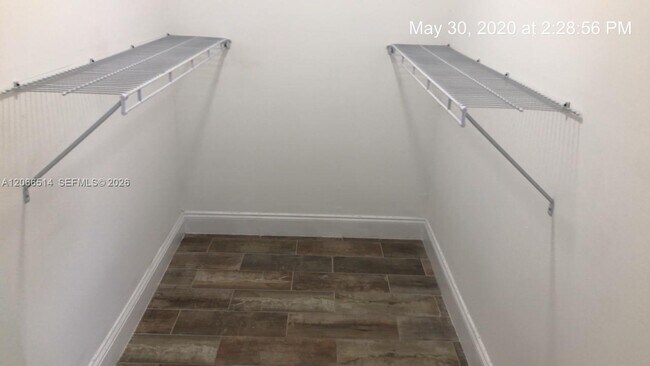 Building Photo - 1801 S Treasure Dr
