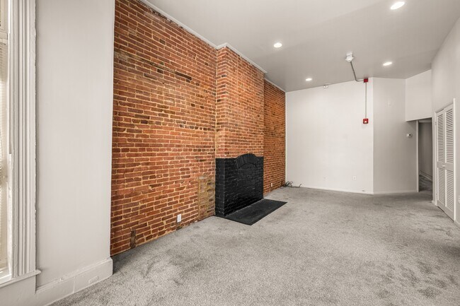 Building Photo - 1502 W Mt Royal Ave