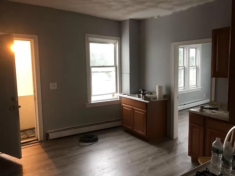 Building Photo - 635 Fall River Ave