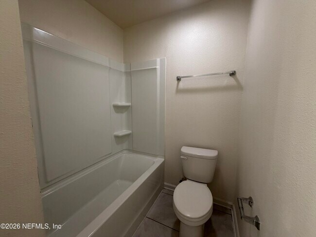 Building Photo - 35 Oarsman Xing Dr