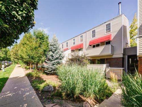 Building Photo - 1111 Maxwell Ave