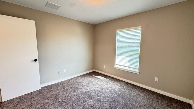 Building Photo - BRAND NEW, STUNNING 3 Bedroom, 2 Bathroom Home in Sebring!!