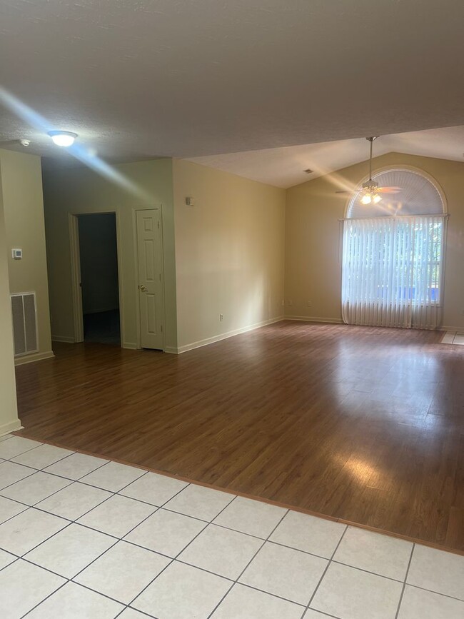 Building Photo - 104 Cedar Tree Ln