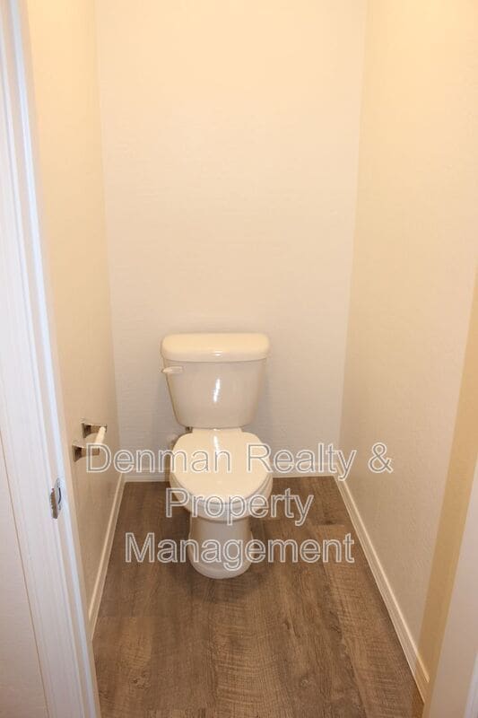 Building Photo - 1552 E Inouye Dr