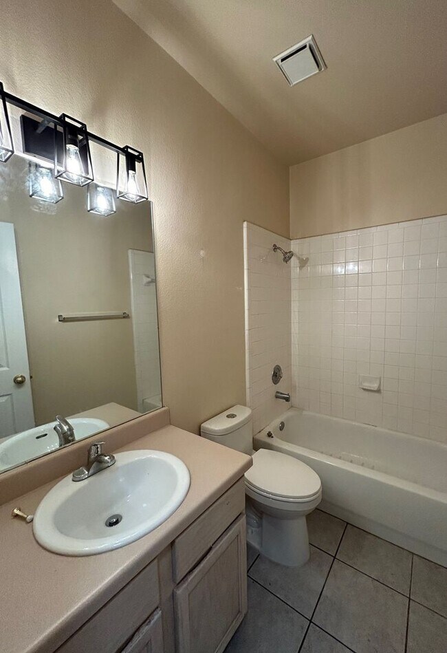 Building Photo - 8710 Weiser Dr