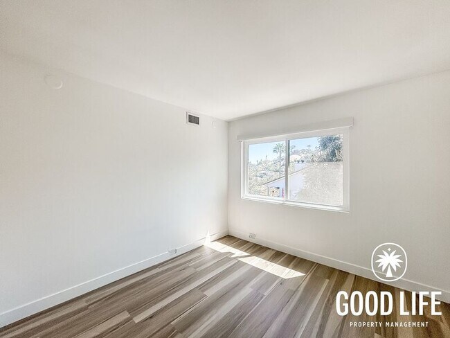 Building Photo - 9400 Crest Dr