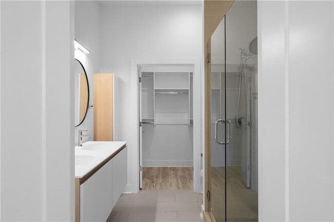 Building Photo - 1155 Custer Ave SE