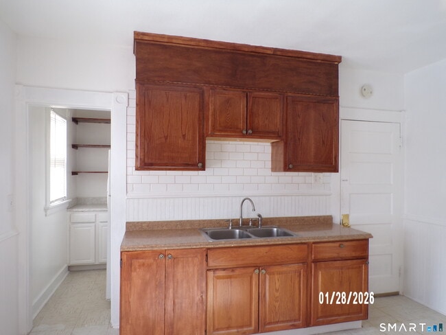 Building Photo - 17 Holbrook St