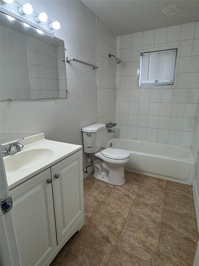 Building Photo - 2222 Van Buren St