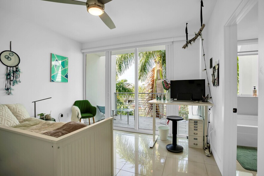 Building Photo - 87 N Shore Dr