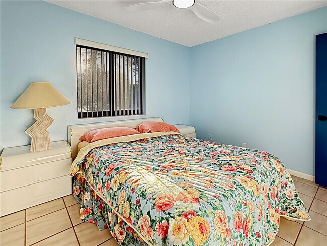 Building Photo - 301 Knotty Pine Cir