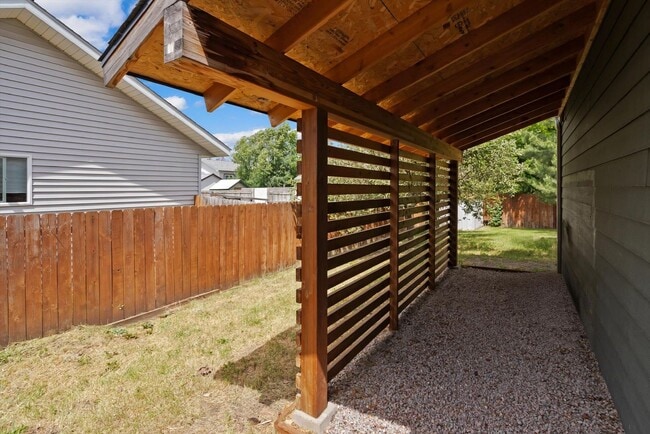 Building Photo - Glacier Chalet – Cozy Columbia Falls Retre...