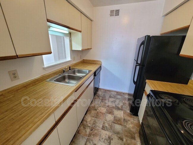 Building Photo - 1424 Deerpond Ln