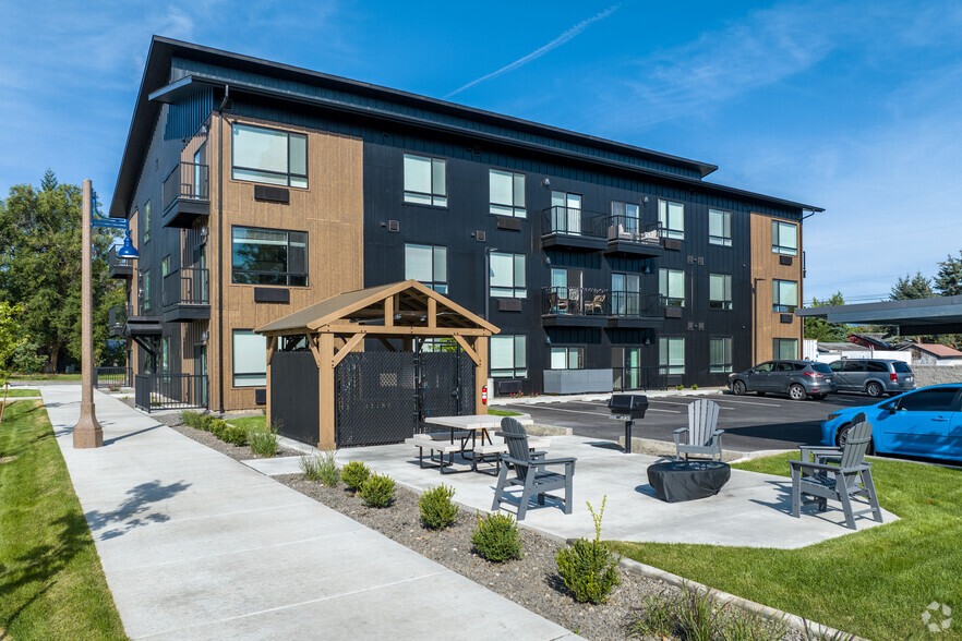 Primary Photo - Sawtooth Flats Apartments