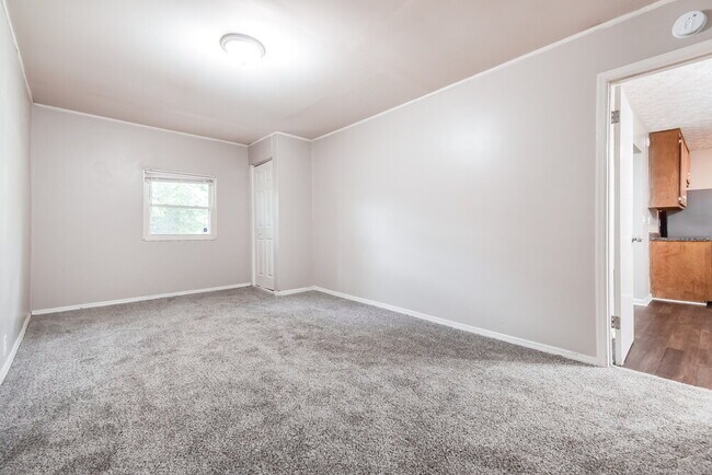 Building Photo - 8985 Yarmouth Dr