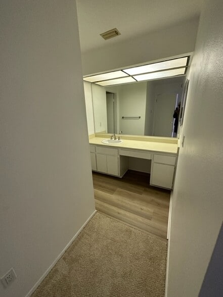 Nice private bathroom to this bedroom - 255 E Avenida Granada